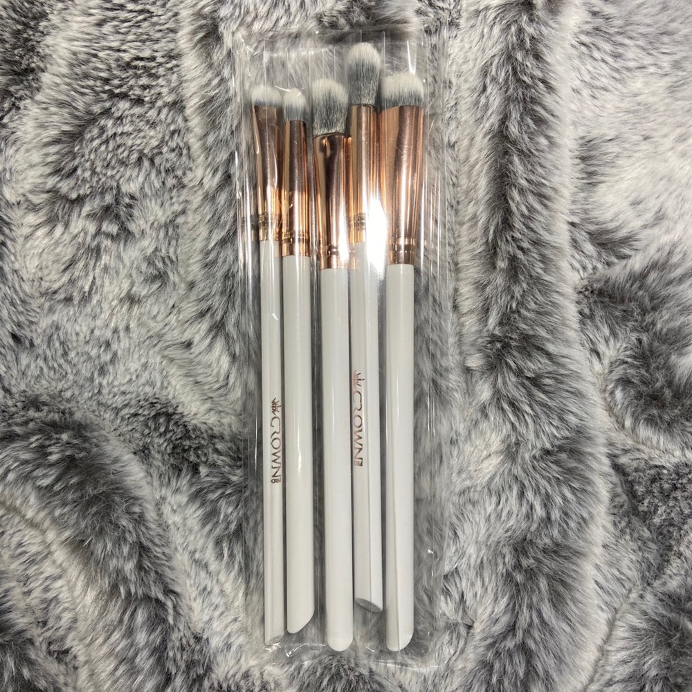 Crown: All Eyes on You - 5 pc Luxe Brush Set